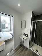 5 Breaside Hideaway