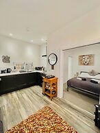 5 Breaside Hideaway