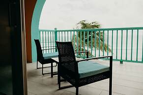 Grapetree Bay Hotel & Villas