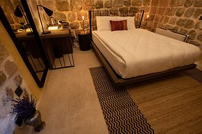 Mirsoum Hotel