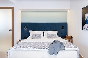M City Hotel