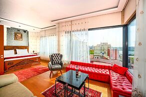 Opera Suites Okanli