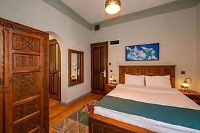Opera Suites Okanli