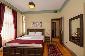 Opera Suites Okanli