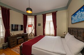 Opera Suites Okanli