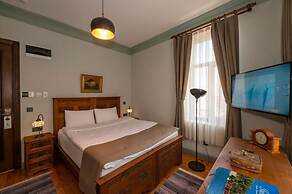 Opera Suites Okanli