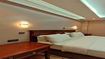 Decale Palace Hotel
