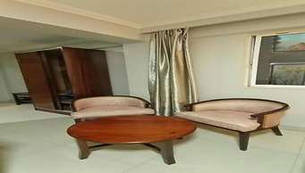 Decale Palace Hotel