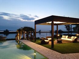 Beautiful Villa With Private Pool by Beahost