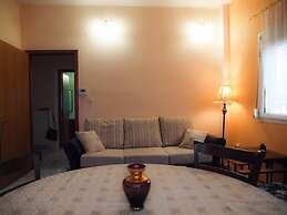 Charming Trikala Apartment With Garden & Central Heating
