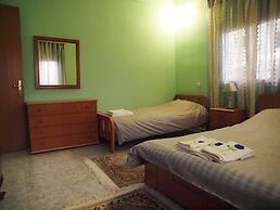 Charming Trikala Apartment With Garden & Central Heating