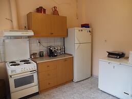 Charming Trikala Apartment With Garden & Central Heating