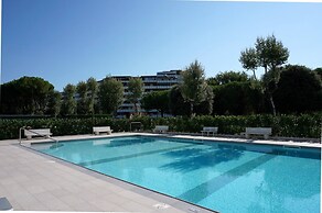 Beautiful Beachfront Apartment With Terrace Sea View and Swimming Pool
