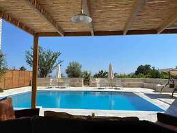 Peacefull Stone-Built Villa