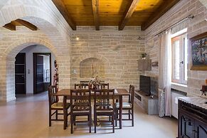 Peacefull Stone-Built Villa