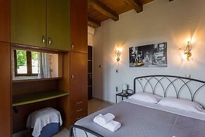 Peacefull Stone-Built Villa