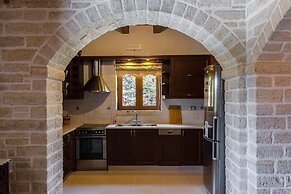 Peacefull Stone-Built Villa