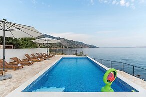 Luxury Villa Solis