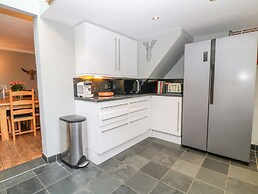 6 Milton Place