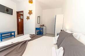 Lunar Santorini Hotel