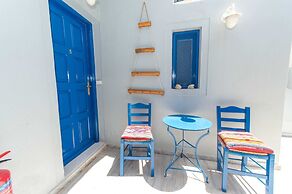 Lunar Santorini Hotel
