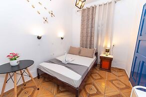 Lunar Santorini Hotel