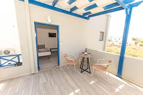 Lunar Santorini Hotel