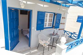Lunar Santorini Hotel