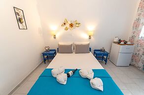 Lunar Santorini Hotel