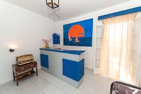 Lunar Santorini Hotel