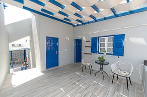 Lunar Santorini Hotel