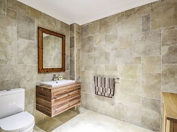 1 The Coach House