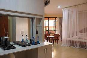 Two Oceans Hotel-Voi