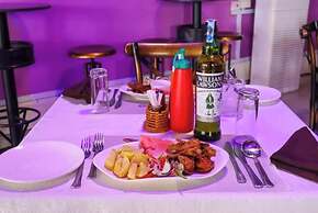 Two Oceans Hotel-Voi