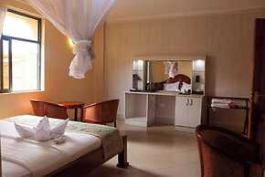 Two Oceans Hotel-Voi