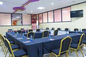 Two Oceans Hotel-Voi