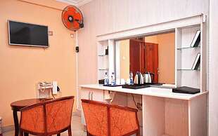 Two Oceans Hotel-Voi
