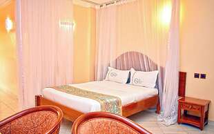 Two Oceans Hotel-Voi