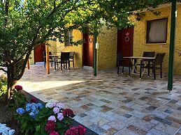Tenedos Tatil Odaları
