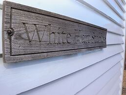 White Hart Stables