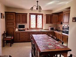Immaculate 4-bed House in Cassino Villa Aurora