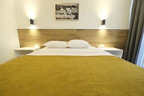 Tut Hotel
