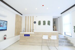 Tut Hotel
