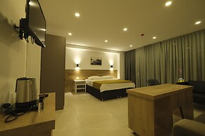 Tut Hotel