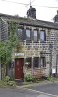 2 Bed Cottage - Sleeps 4 - Pets - Parking