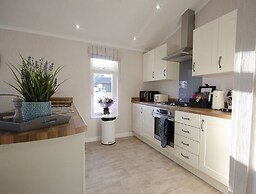 Hollicarrs - Bluebell Lodge
