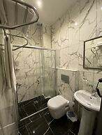 Ganj Hotel