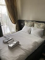 Ganj Hotel