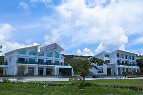 Ye-Lin Villa