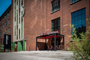 MONTOWNIA Lofts & Experience